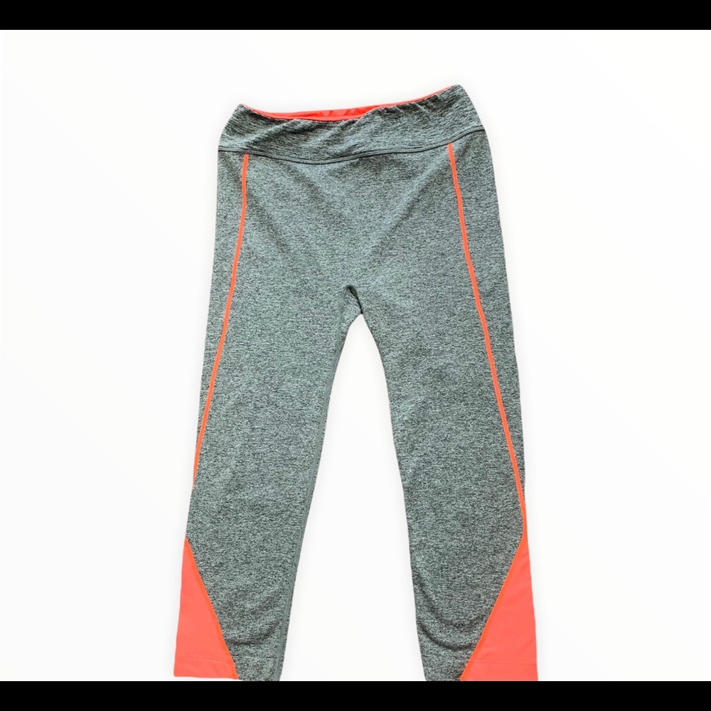One 5 One Capri Leggings Sz L